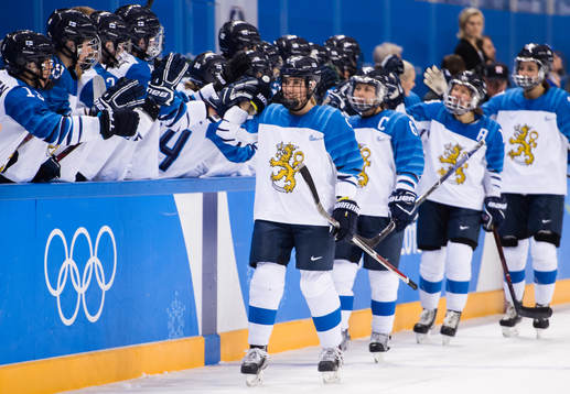 Isa Rahunen of Finland celebrating the 2-0 goal in the ice
