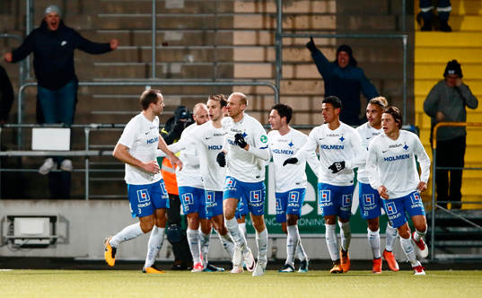 Norrköping med Andreas Johansson längst fram jublar