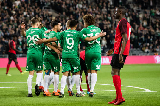 Hammarbys Dusan Jajic, Jiloan Hamad, Serge-Junior Martinsson Ngouali och Neto Borges jublar efter att Hamad gjor 0-1 för Hammarby