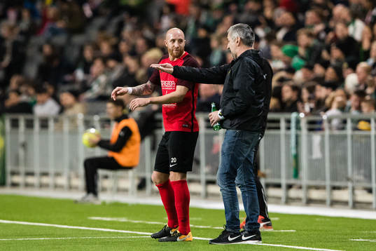 Vasalunds Kenny Pavey och tränare Nebojsa Novakovic