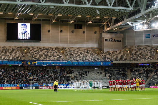 En tystminut för att hedra före detta Djurgårdsspelaren Peder Persson innan fotbollsmatchen i Svenska cupen mellan Djurgården och Degerfors den 19 februari 2018 i Stockholm. 