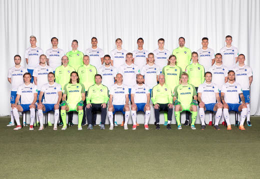  Pontus Almqvist, David Moberg Karlsson, fystränare Jonas Hellberg, Alexander Jakobsen, Arnór Sigurdsson, Ian Smith, Simon Skrabb, läkare Peter Cratz, Jordan Larsson, Alfons Sampsted. Mittenledet från vänster: Andreas Blomqvist, Kalle Holmberg, läkare Peter Rockborn, materialförvaltare Lennart Linder, Johannes Vall, Eric Smith, Filip Dagerstål, Julius Lindgren, assisterande-målvaktstränare Maths Elfvendal, Henrik Castegren, Gudmundur Thórarinsson. Sittande från vänster: Simon Thern, Lars Krogh Gerson, David Mitov Nilsson, manager Jens Gustafsson, Andreas Johansson, Daniel Sjölund, assisterande tränare Stefan Hellberg, Isak Pettersson, Jón Gudni Fjóluson, Linus Wahlqvist.