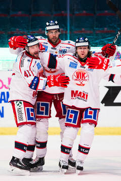 Västerviks Dan Pettersson jublar med Joacim Hedblad och