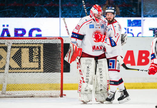 Västerviks Alexander Wiklund jublar Andreas Frisk