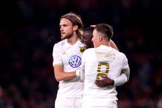 Östersunds Tom Pettersson och Jamie Hopcutt jublar med Ken