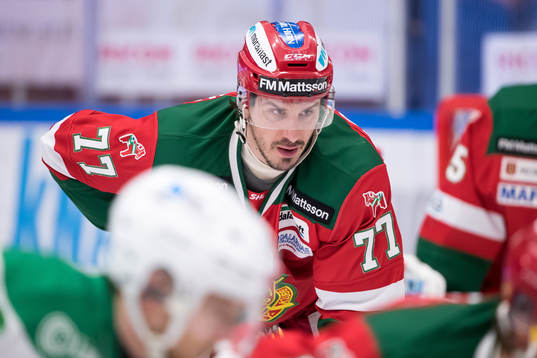 Moras Keaton Ellerby  i ishockeymatchen i SHL mellan Mora