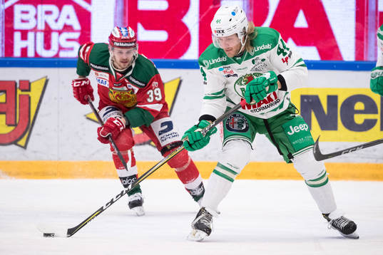 Rögles Olle Lissoch Moras Jacob Nilsson  i ishockeymatchen