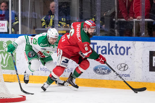 Rögles Ludvig Rensfeldt och Moras Steven Seigo  i