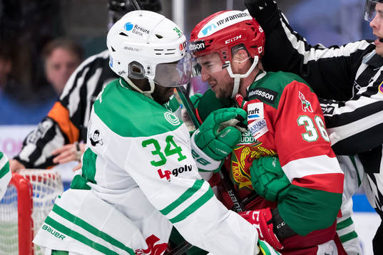 Rögles Edwin Hedberg och Moras Jason Akeson   i