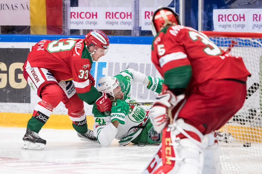 Moras Joakim Lilliehöök och Rögles Daniel Widing  i
