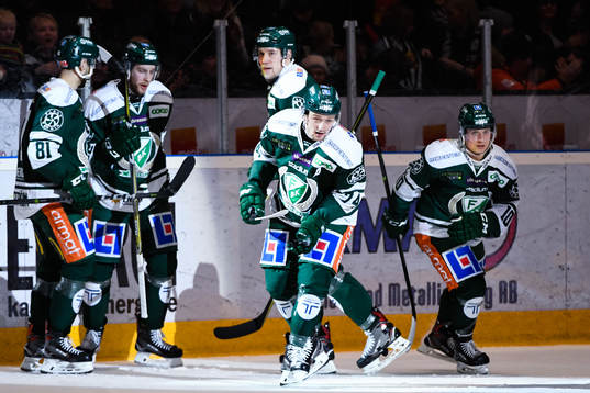 Färjestads Rasmus Asplund jublar