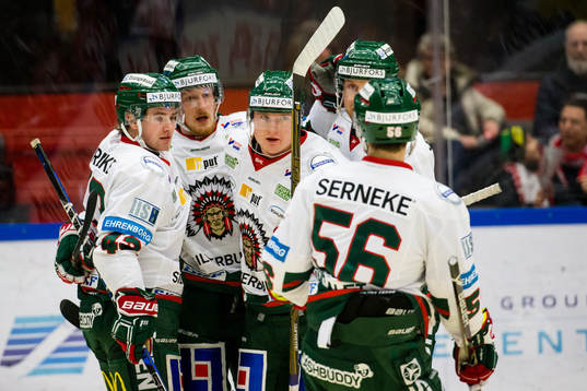 Frölundas Carl Grundström jublar