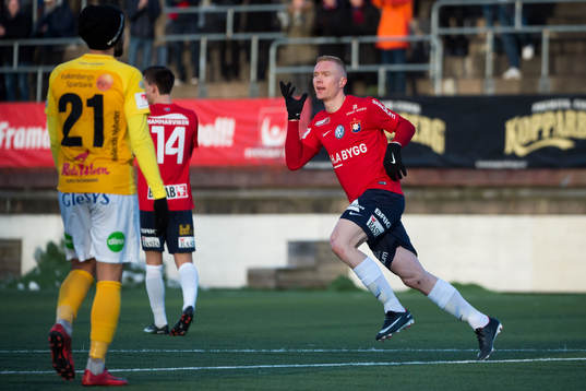 Örgrytes David Engström jublar
