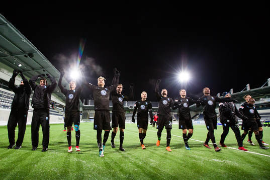 Malmö FFs spelare tackar fansen