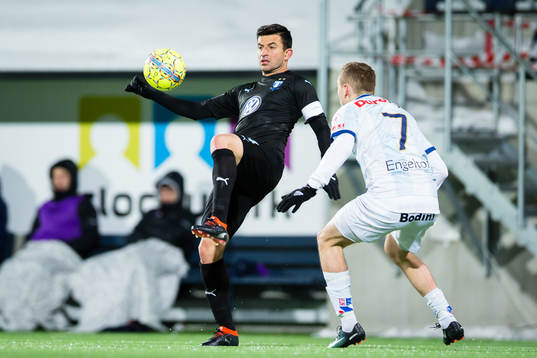 Malmö FFs Behrang Safari och Gefles Piotr Johansson