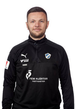Halmstads målvaktstränare Damir Hadrovic poserar för ett porträtt den 27 februari 2018 i Halmstad.