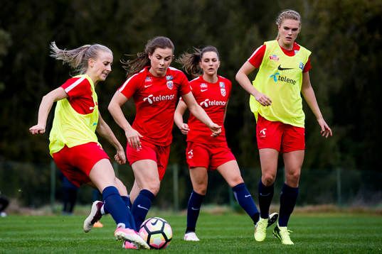 Anja Sønstevold, Emilie Bosshard Haavi, Ingrid Syrstad Engen og Kristine Bjørdal Leine