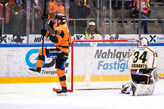 Karlskronas Joel Kellman  jublar