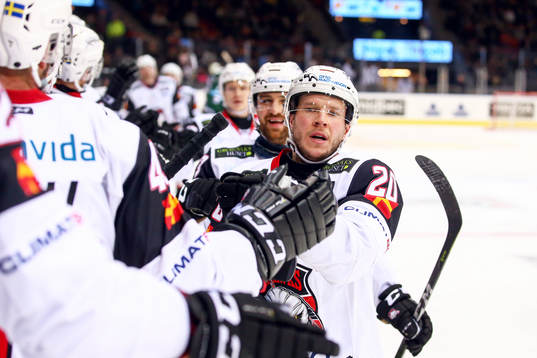Malmö Redhawks Erik Forssell jublar