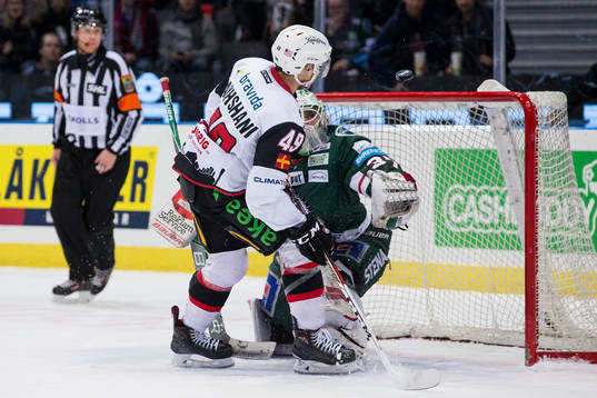 Malmö Redhawks Rhett Rakhshani missar en straff mot