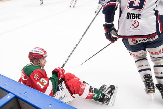 Moras Emil Bejmo  i ishockeymatchen i SHL mellan Mora och