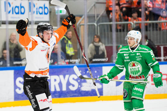 Karlskronas Emil Lundberg jublar