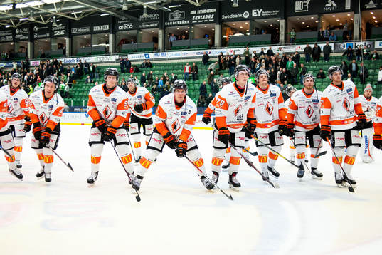 Karlskronas spelare jublar