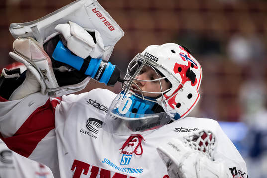Timrås målvakt Henrik Haukeland  i ishockeymatchen i