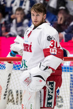 Timrås målvakt Henrik Haukeland  i ishockeymatchen i