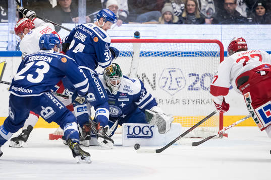 chans för Timrås Johannes Kinnvall framför Leksands