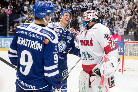 Leksands Jon Knuts och Timrås målvakt Henrik Haukeland