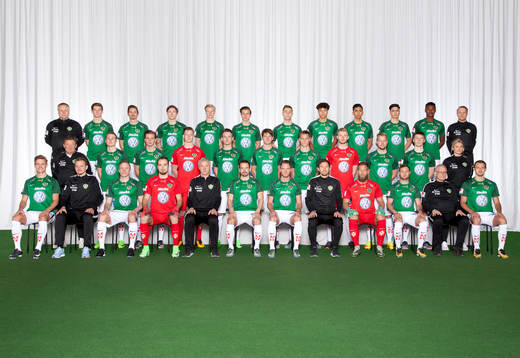Jönköping poserar för en lagbild den 2 mars 2018 i Jönköping. Bakre ledet fr. v. koordinator -fysiolog Jonas Larsson, Adam Fägerhag, Fredrik Olsson, Anton Andreasson, Axel Lindahl, Benjamin Tannus, Arni Vilhjalmsson, Alexander Jallow, Amir Al-Ammari, Peter Gwargis, Ahmad Gero, sjukgymnast Christoffer Holmgren. Mittenledet fr. v. materialförvaltare Thomas Ek, Markus Tegebäck, Lukas Eek, Pontus Wik, Daryl Smylie, Jakob Orlov, Erik Moberg, Anton Cajtoft, Sebastian Crona, Anton Liljenbäck, massör-rehab Elin Hegestrand. Sittande fr. v. Jesper Svensson, målvaktstränare Mikael Axelsson, Joakim Karlsson, Carljohan Eriksson, tränare Jörgen Wålemark, Fredric Fendrich, Tommy Thelin, assisterande tränare Christer Persson, Frank Pettersson, Tom Siwe, lagläkare Lars-Göran Hassel, Max Watson.