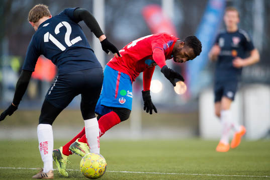 Helsingborgs Mohammed Abubakari och Tvååker Johan Persson