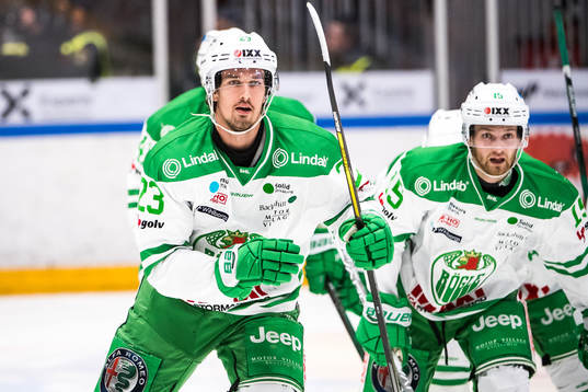 Rögles Daniel Sylwander jublar