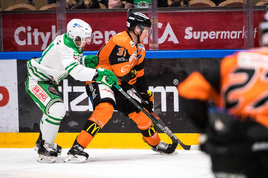 Rögles Kevin Gagné och Karlskronas Marcus Paulsson