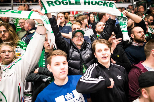 Röglö supportrar jublar