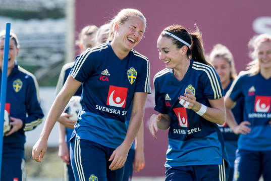 Bla gjennom flere bilder av Fotboll, Dam, Algarve Cup 2018, Dag 7, Sverige, Träning