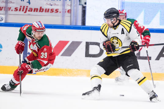 Moras Jacob Nilsson och Brynäs Lukas Kilström  i