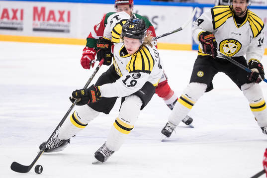 Brynäs Ludvig Nilsson  i ishockeymatchen i SHL mellan Mora