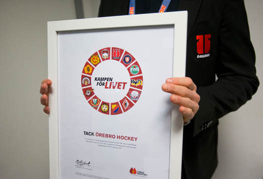 En tavla med Tobiasregistret i Örebros pressrum