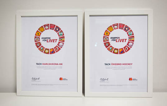 En tavla med Tobiasregistret i Örebros pressrum