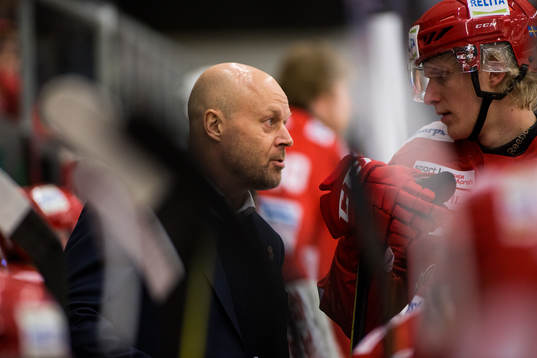 Almtunas tränare Marcus Ragnarsson