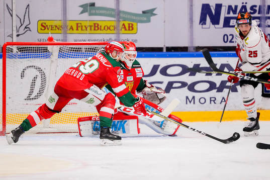 Moras Marcus Fagerudd, målvakt Christian Engstrand och