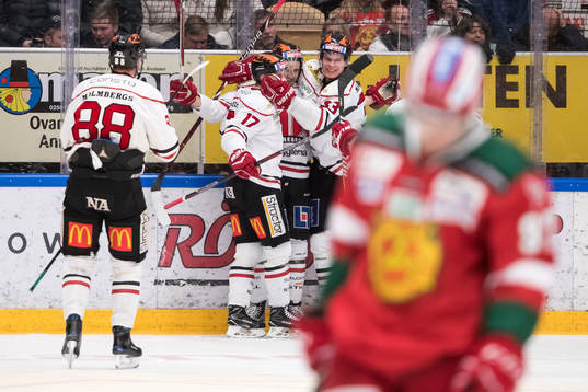 Örebros Marcus Weinstock jublar