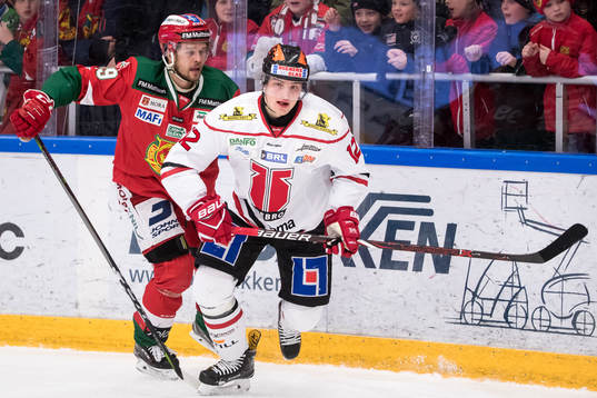 Örebros Glenn Gustafsson och Moras Jacob Nilsson  i
