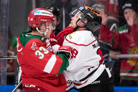 Moras Joakim Lilliehöök och Örebros Joakim Andersson  i