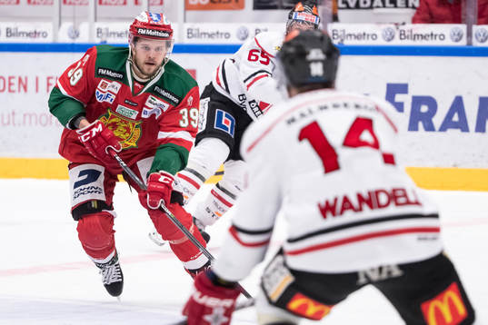 Moras Jacob Nilsson  i ishockeymatchen i SHL mellan Mora