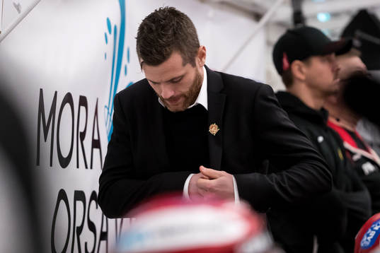 Moras Daniel Hermansson i ishockeymatchen i SHL mellan Mora