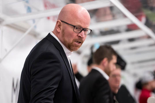 Moras tränare Johan Rosén  i ishockeymatchen i SHL mellan