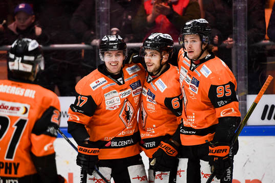 Karlskronas Carl Persson jublar